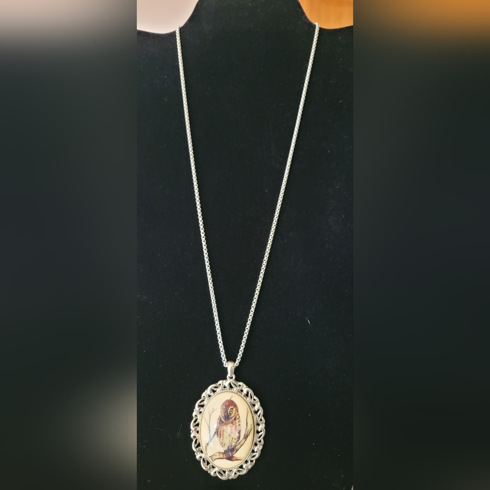 Vintage Silver Pendant Necklace with Owl Design